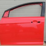 Ford Focus III durvju priekšējā kreisā riteņu sarkana 2147846 PBM51-A20125-BF