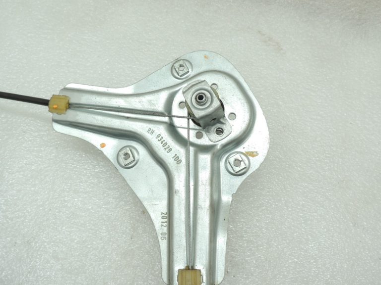 Opel Zafira C Aizmugurējā labā loga regulators Manuālā 13369288 13260140 Mehāniskā