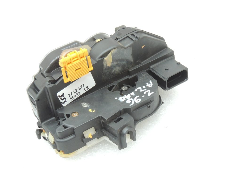 Opel Insignia A Astra J Zafira C Aizmugures labās puses durvju slēdzene 13579566
