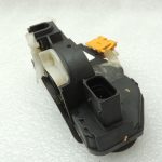Opel Insignia A Astra J Zafira C Aizmugures labās puses durvju slēdzene 13579566