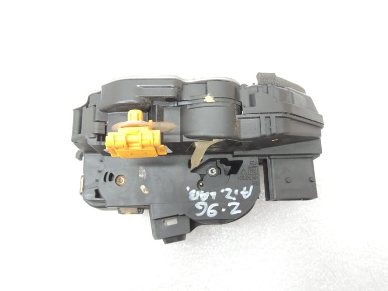 Opel Insignia A Astra J Zafira C Aizmugures labās puses durvju slēdzene 13579566