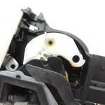Opel Insignia A Astra J Zafira C Aizmugures labās puses durvju slēdzene 13579566