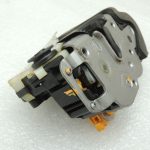 Opel Insignia A Astra J Zafira C Aizmugures labās puses durvju slēdzene 13579566