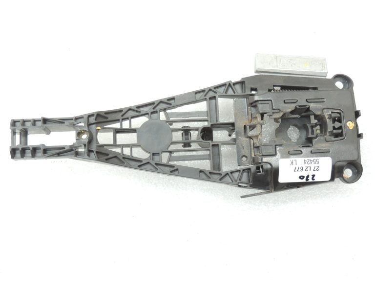 Opel Zafira C aizmugurējās kreisās ārdurvju roktura kronšteins 13583832