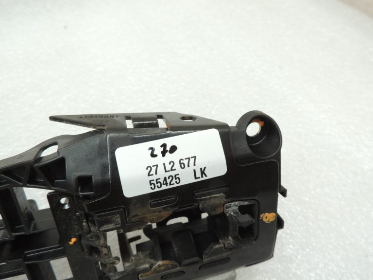 Opel Zafira C aizmugurējās kreisās ārdurvju roktura kronšteins 13583833