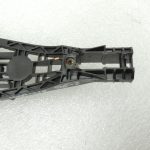 Opel Zafira C aizmugurējās kreisās ārdurvju roktura kronšteins 13583833