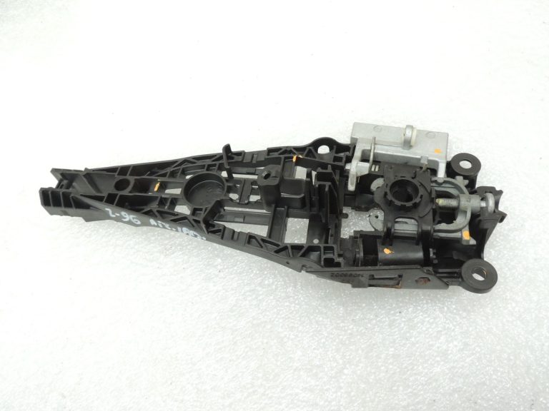 Opel Zafira C aizmugurējās kreisās ārdurvju roktura kronšteins 13583833