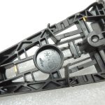 Opel Zafira C aizmugurējās kreisās ārdurvju roktura kronšteins 13583833