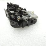 Opel Zafira C aizmugurējās kreisās ārdurvju roktura kronšteins 13583833