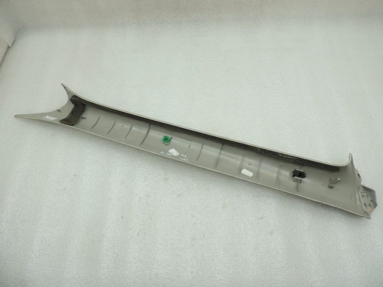 Opel Zafira C Priekšējais labās A-svārstgstikla vāks Light Titanium 20893074