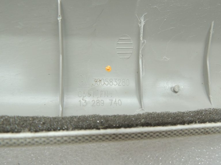 Opel Zafira C Priekšējais labās A-svārstgstikla vāks Light Titanium 20893074