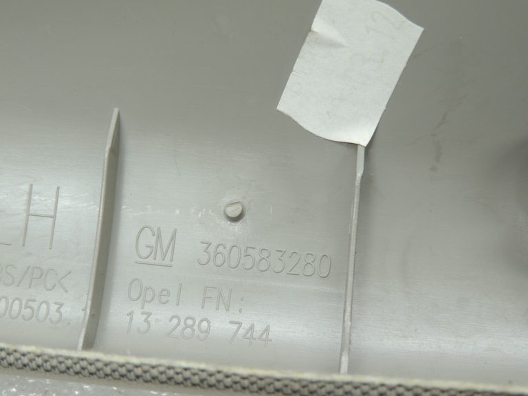 Opel Zafira C Priekšējais kreisais A-svārstītāja pārsegs Light Titanium 39039149