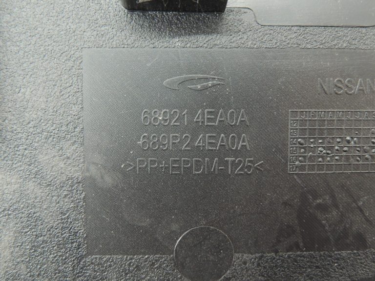 Nissan Qashqai J11 instrumentu paneļa apdare 689214EA0A