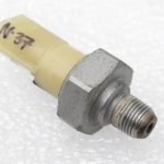 Oriģināls Nissan Qashqai J11 Renault eļļas spiediena sensors eļļas spiediena slēdzis 2507000Q0A
