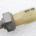 Oriģināls Nissan Qashqai J11 Renault eļļas spiediena sensors eļļas spiediena slēdzis 2507000Q0A