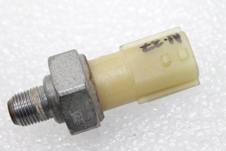 Oriģināls Nissan Qashqai J11 Renault eļļas spiediena sensors eļļas spiediena slēdzis 2507000Q0A