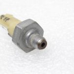 Oriģināls Nissan Qashqai J11 Renault eļļas spiediena sensors eļļas spiediena slēdzis 2507000Q0A