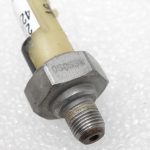 Oriģināls Nissan Qashqai J11 Renault eļļas spiediena sensors eļļas spiediena slēdzis 2507000Q0A