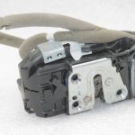 Oriģinālā Nissan Qashqai J11 aizmugurējo kreiso durvju slēdzene 825014EA2A, 82501 4EA2A
