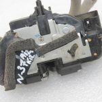 Oriģinālā Nissan Qashqai J11 aizmugurējo kreiso durvju slēdzene 825014EA2A, 82501 4EA2A