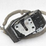 Oriģinālā Nissan Qashqai J11 aizmugurējo kreiso durvju slēdzene 825014EA2A, 82501 4EA2A
