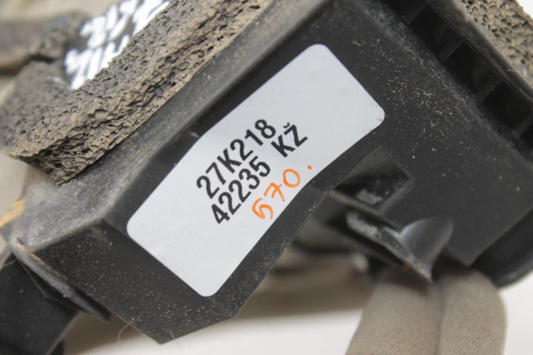 Oriģinālā Nissan Qashqai J11 aizmugurējo kreiso durvju slēdzene 825014EA2A, 82501 4EA2A