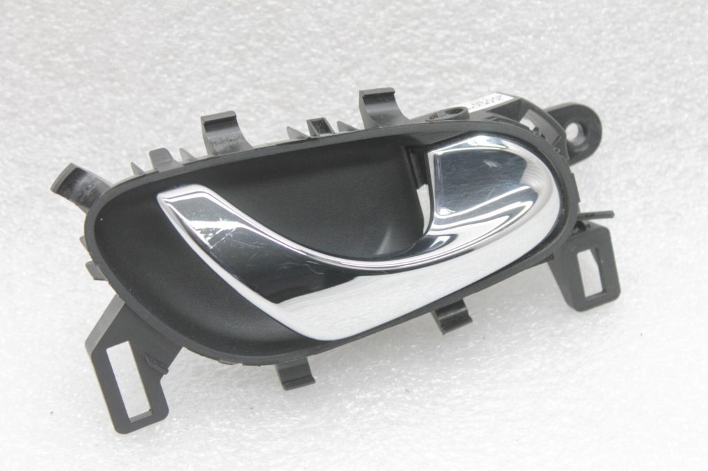 Oriģināls Nissan Qashqai J11 iekšējais durvju rokturis priekšējais aizmugurējais labais 806704EA0A