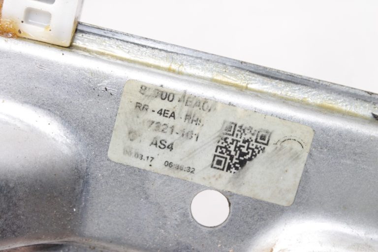 Nissan Qashqai J11 Aizmugurējā loga regulators pa labi 827004EA0A, 82700 4EA0A
