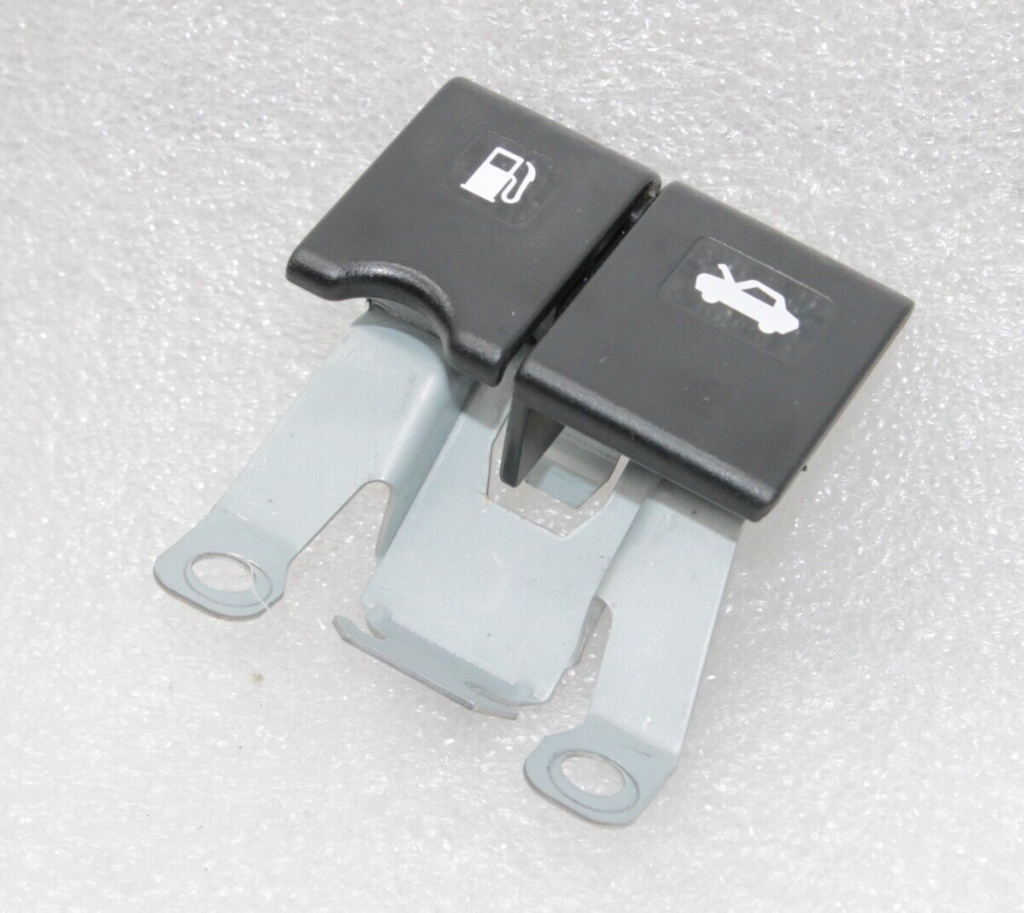 Ручка открывания лючка бензобака / капота Nissan Qashqai J11 846104EA0A, 84610 4EA0A