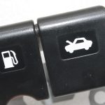 Nissan Qashqai J11 degvielas uzpildes vāka / dzinēja pārsega atvēršanas rokturis 846104EA0A, 84610 4EA0A
