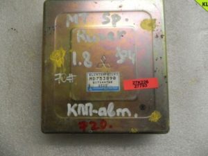 Mitsubishi Space Runner 1.8 vadības bloks MD753890 Elektriskais modulis