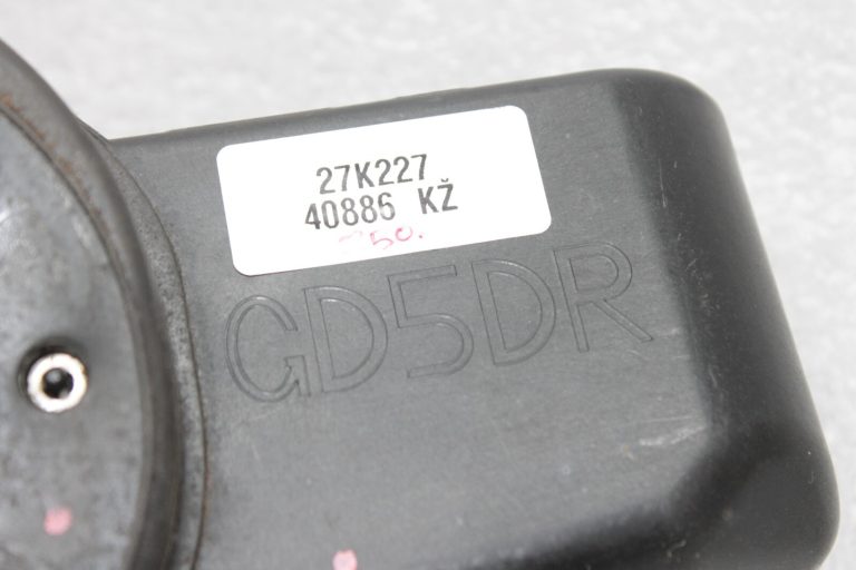 Oriģinālā Hyundai i30 GD degvielas uzpildes vāka eņģe 81595-A5000, 81595A5000