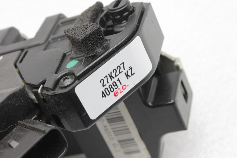 Oriģinālā Hyundai i30 GD aizmugurējā labā durvju slēdzene 81420-A6010, 81420A6010