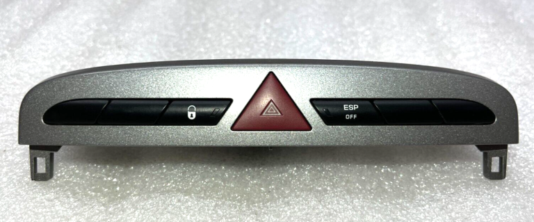 Peugeot 308 Kombi Oriģinālais avārijas signāluguns slēdzis 9659215177