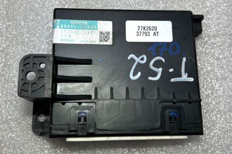 Toyota Auris Comfort komforta vadības modulis 88650-42230