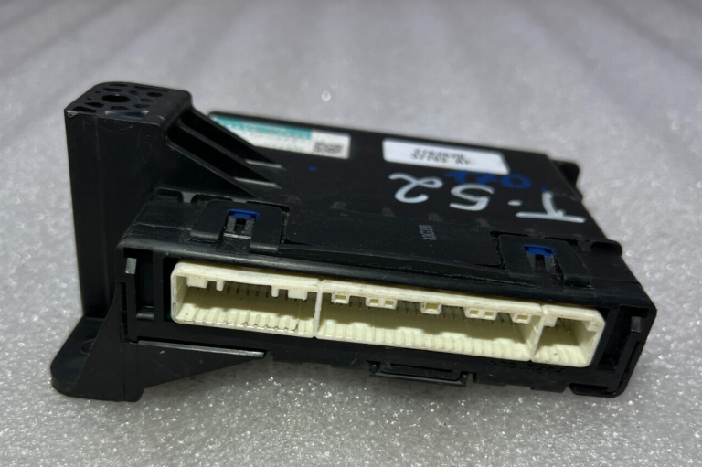 Toyota Auris Comfort komforta vadības modulis 88650-42230