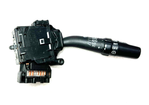 Toyota Avensis II oriģinālais tīrītāju slēdzis stūres kolonnas slēdzis 8465205170