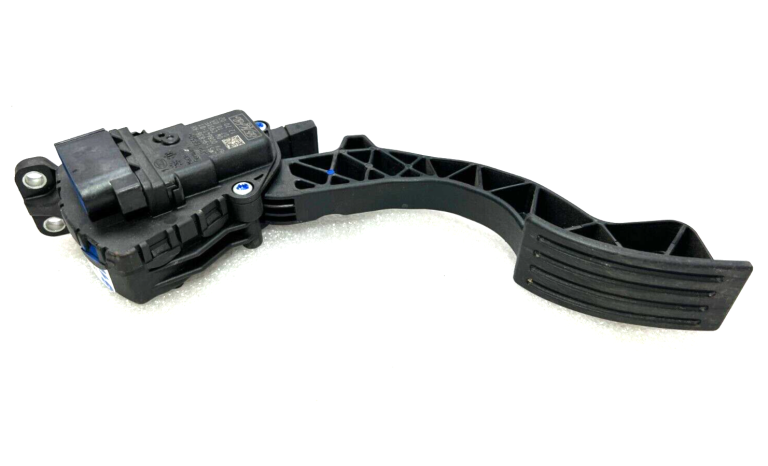 Mazda akseleratora pedāļa potenciometra elektroniskais modulis 4m519f836