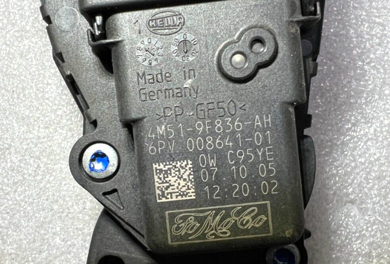 Mazda akseleratora pedāļa potenciometra elektroniskais modulis 4m519f836