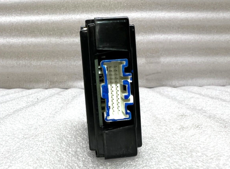 Mazda 5 Bluetooth adaptera vadības bloks telefona modulis cd8766dhx