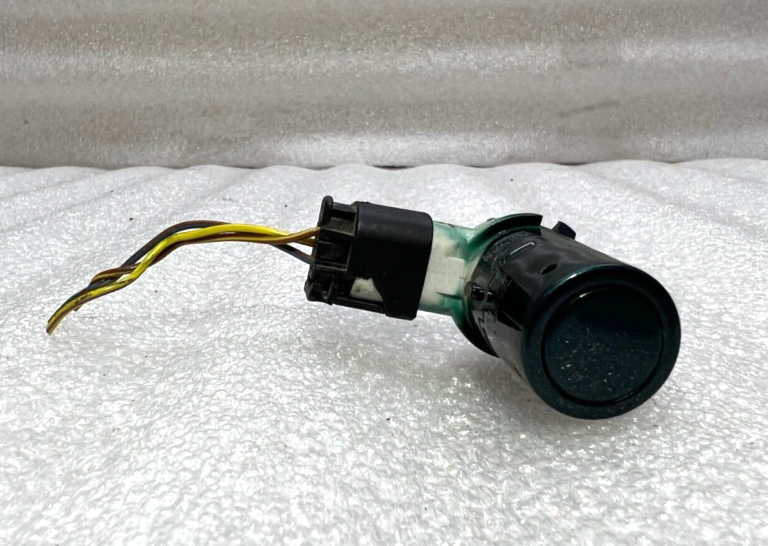 Mercedes Benz A klases sensors PDC aizmugurējās novietošanas palīgs Everest Green Metallic