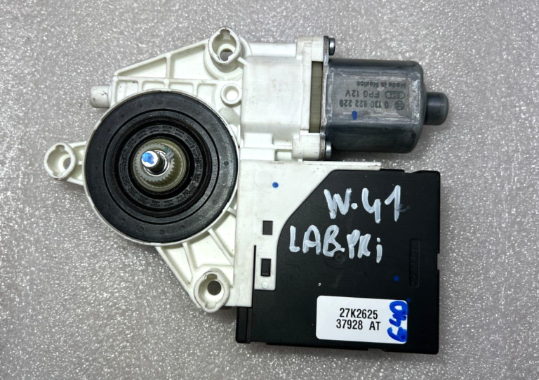 VW Golg VI oriģināls mehānisko logu motora durvju vadības bloks priekšējais labais 1k5837402as