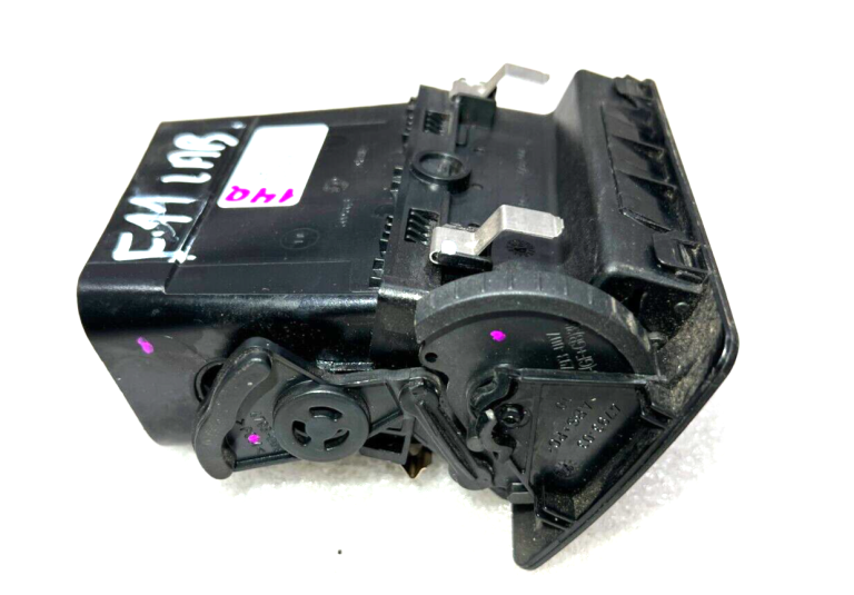 Ford Kuga I oriģināls ventilatora ventilatora priekšējā ventilatora režģis priekšējā labā 3m51r018b08afw