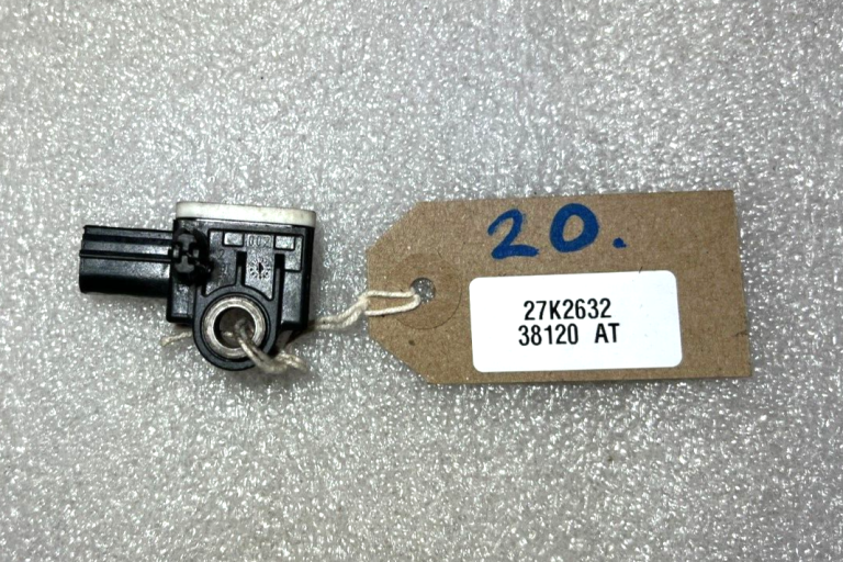 Ford Focus III priekšējais sadursmes sensors 8v4t-14b006-aa