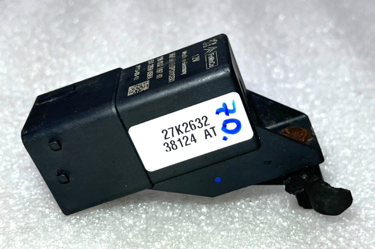 Ford Focus III kvēlspuldzes relejs 9803299780