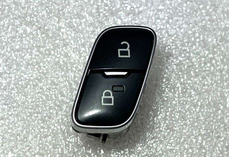 Ford Focus III Centrālās atslēgas slēdzis kreisais f1et-14017-ab