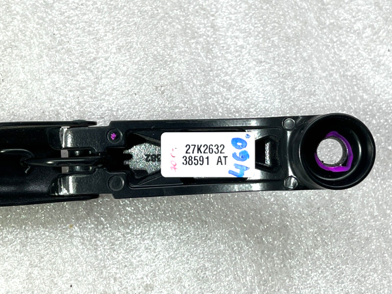 Toyota Yaris IV (XP210) Priekšējais vējstikla tīrītājs priekšējais labais 85211K0020