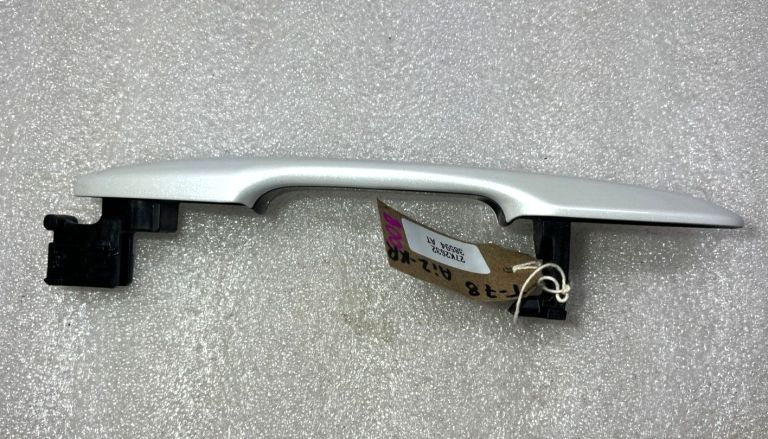 Toyota Yaris IV (XP210) Oriģināls ārējais aizmugurējais rokturis priekšējais kreisais labais