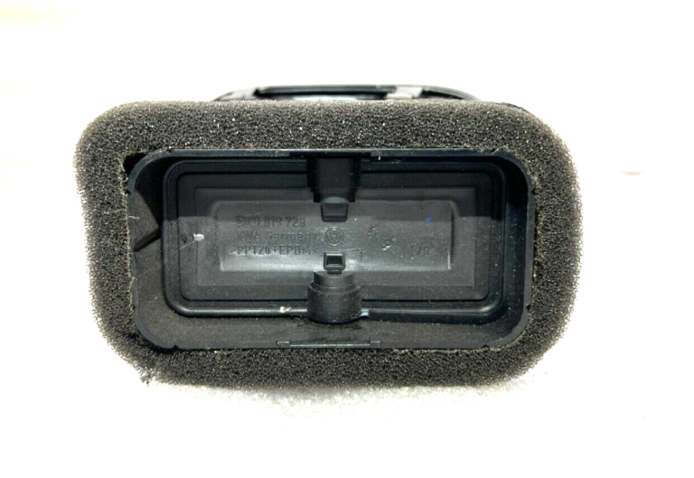 VW Tiguan Ventilācijas sprausla Ventilācijas kreisā 5M0819759