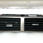 Audi A6 centrālās ventilācijas atveres sudraba krāsā 4B2820951